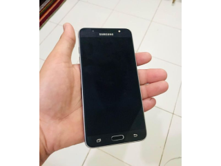 Samsung Galaxy J7