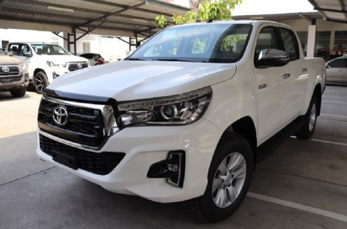 2020-toyota-hilux-revo-g-double-cab-big-0