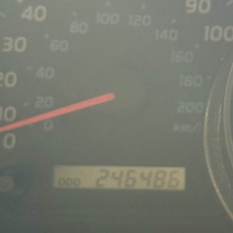toyota-land-cruiser-vxr-2000-big-0