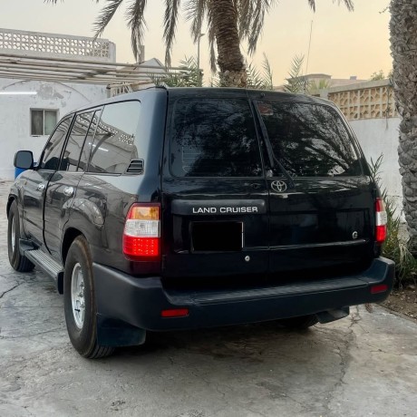 toyota-land-cruiser-vxr-2000-big-2