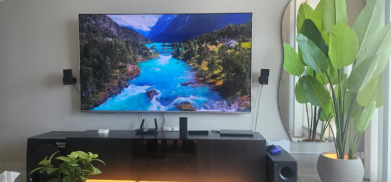 82-inch-samsung-led-smart-tv-big-0