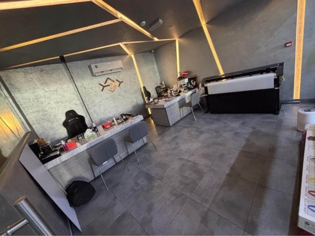 showroom-for-sell-detailing-business-big-1