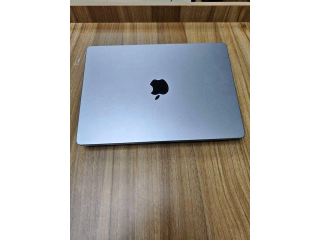 Apple laptop