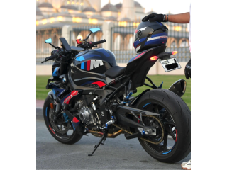 BMW’ M1000 R,