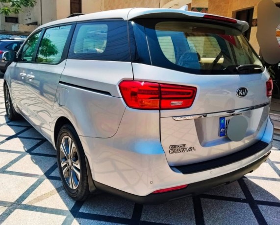 kia-grand-carnival-2018-cbu-full-option-big-2