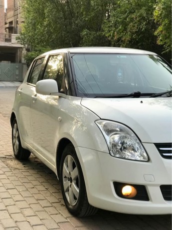 suzuki-swift-dlx-model-2018-in-original-condition-big-0
