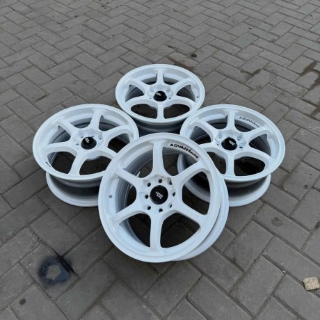 advan-racing-rgii-big-1
