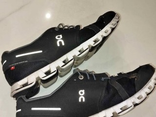 on-cloud-running-shoes