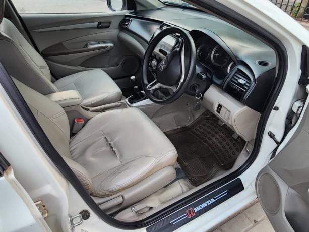 honda-city-2018-ivtech-big-2