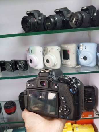 canon-eos-750d-big-3