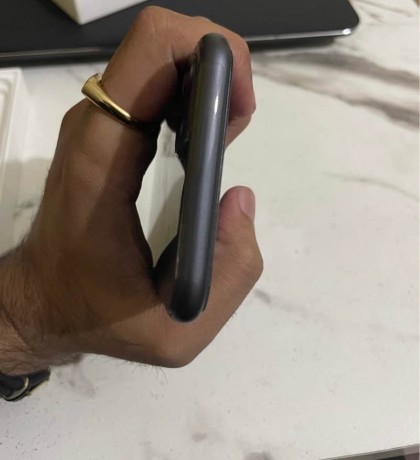 iphone-11-64gp-non-pta-condition-1010-03029291365-big-2