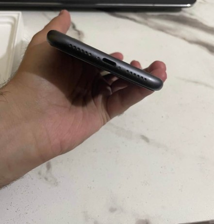 iphone-11-64gp-non-pta-condition-1010-03029291365-big-3
