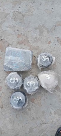 yarees-car-airbag-available-big-0