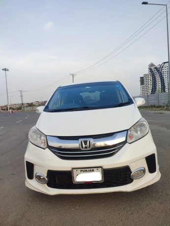honda-freed-big-1