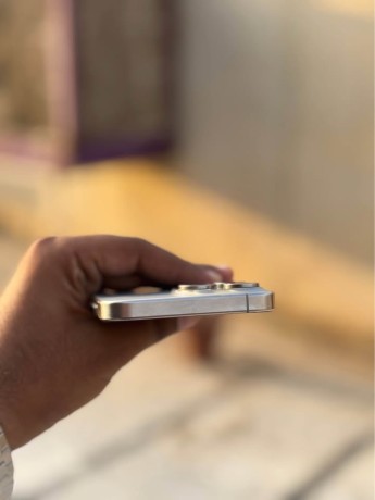 iphone-15-pro-max-big-2
