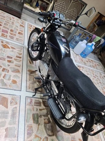 suzuki-150-gs-big-1
