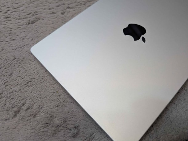 macbook-m2-pro-14-inch-16512-big-0
