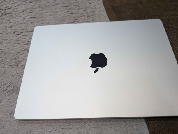 macbook-m2-pro-14-inch-16512-big-2