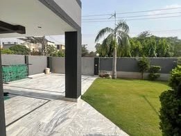 10-marla-brand-new-luxury-house-for-sale