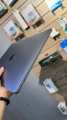 apple-macbook-air-m1-chip-13-16gb-ram-512gb-ssd-big-1