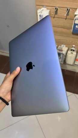 apple-macbook-air-m1-chip-13-16gb-ram-512gb-ssd-big-2