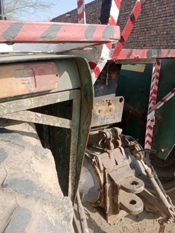 tractor-for-sale-model-8-green-demand-980000-location-okara-hidden-information-big-4